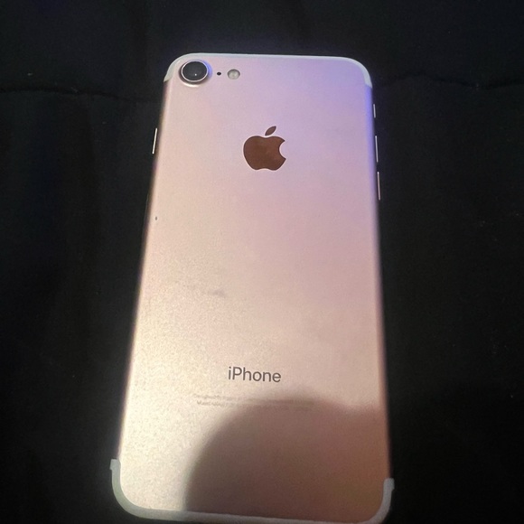 iPhone 7 - Picture 3 of 4
